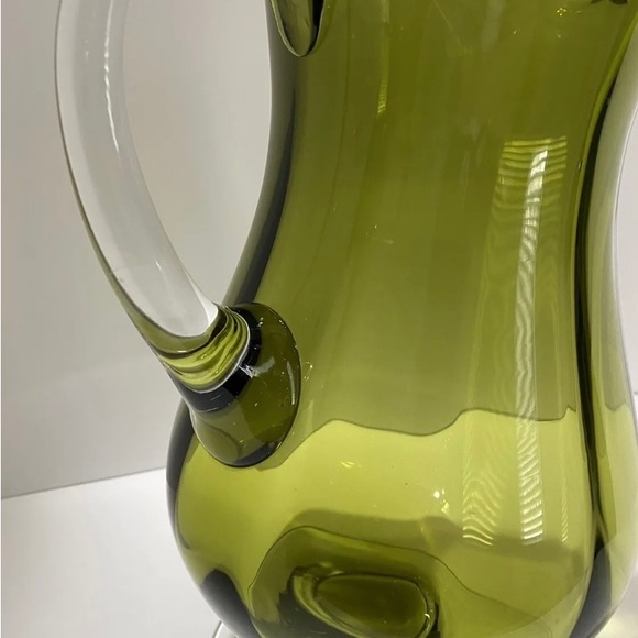 VTG Hand Blown Green Art Glass Pitcher Clear Handle Pedestal Base MCM 54 oz - Picture 4 of 15